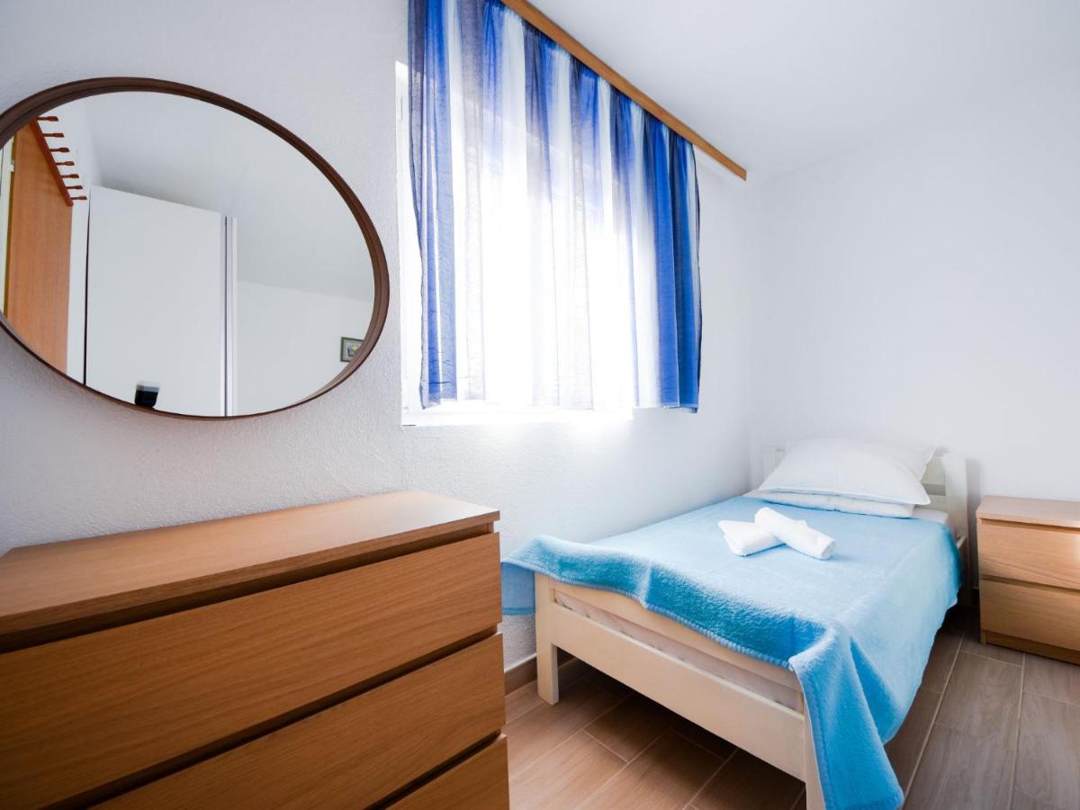 Apartment Vukic-5 By Interhome Starigrad Paklenica Ngoại thất bức ảnh
